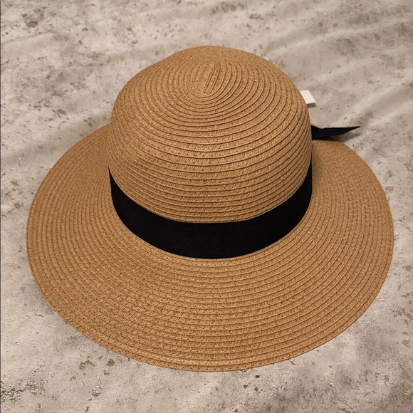 Women's Tan Straw Sun Hat with Black Bow - Picture 4 of 4